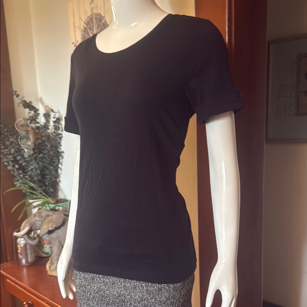 NWT Renuar size small Classic navy Women's Top